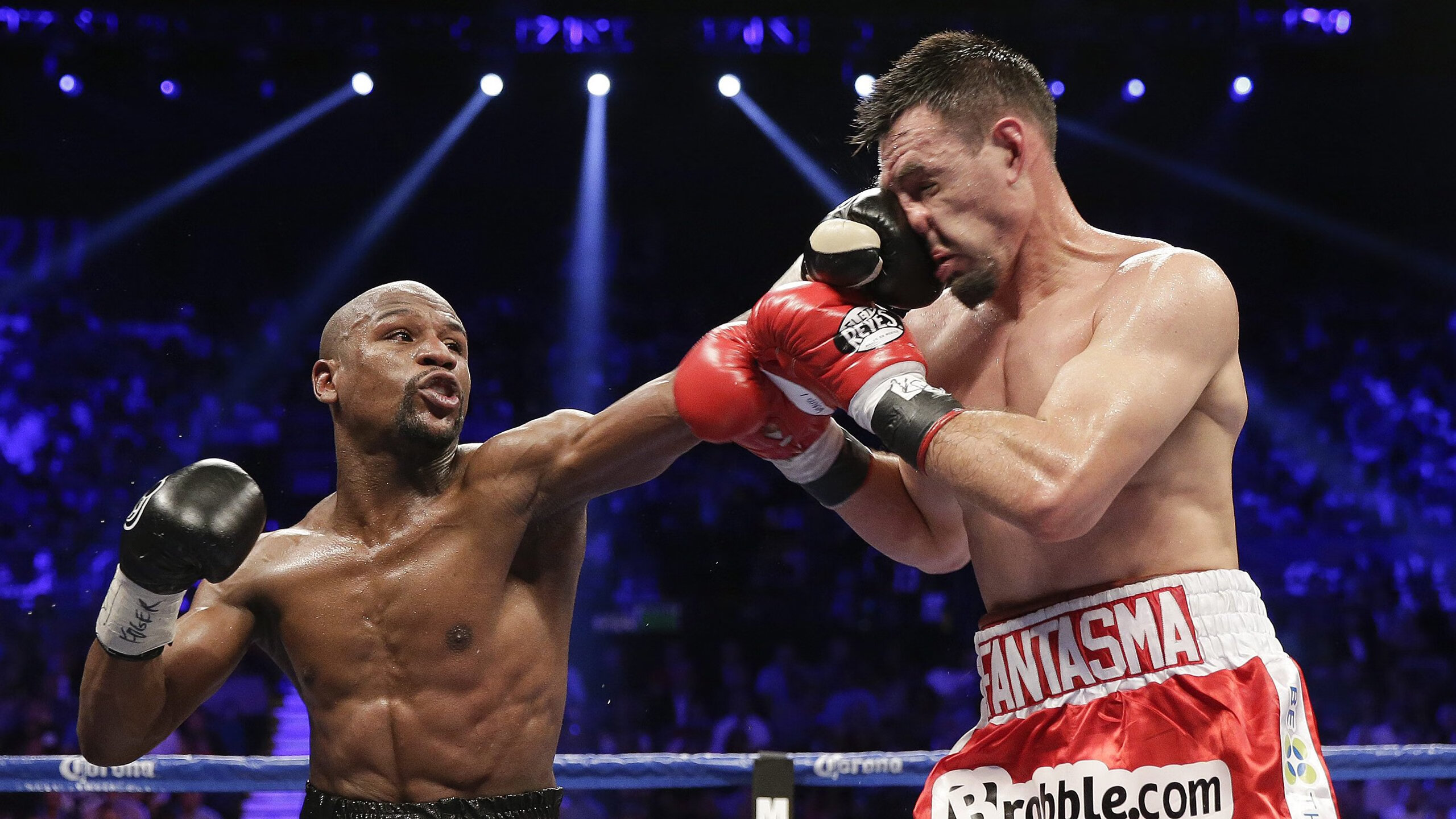 欧冠半决赛之夜，哈利伯顿节奏完全掌控，当篮球智慧照亮绿茵场