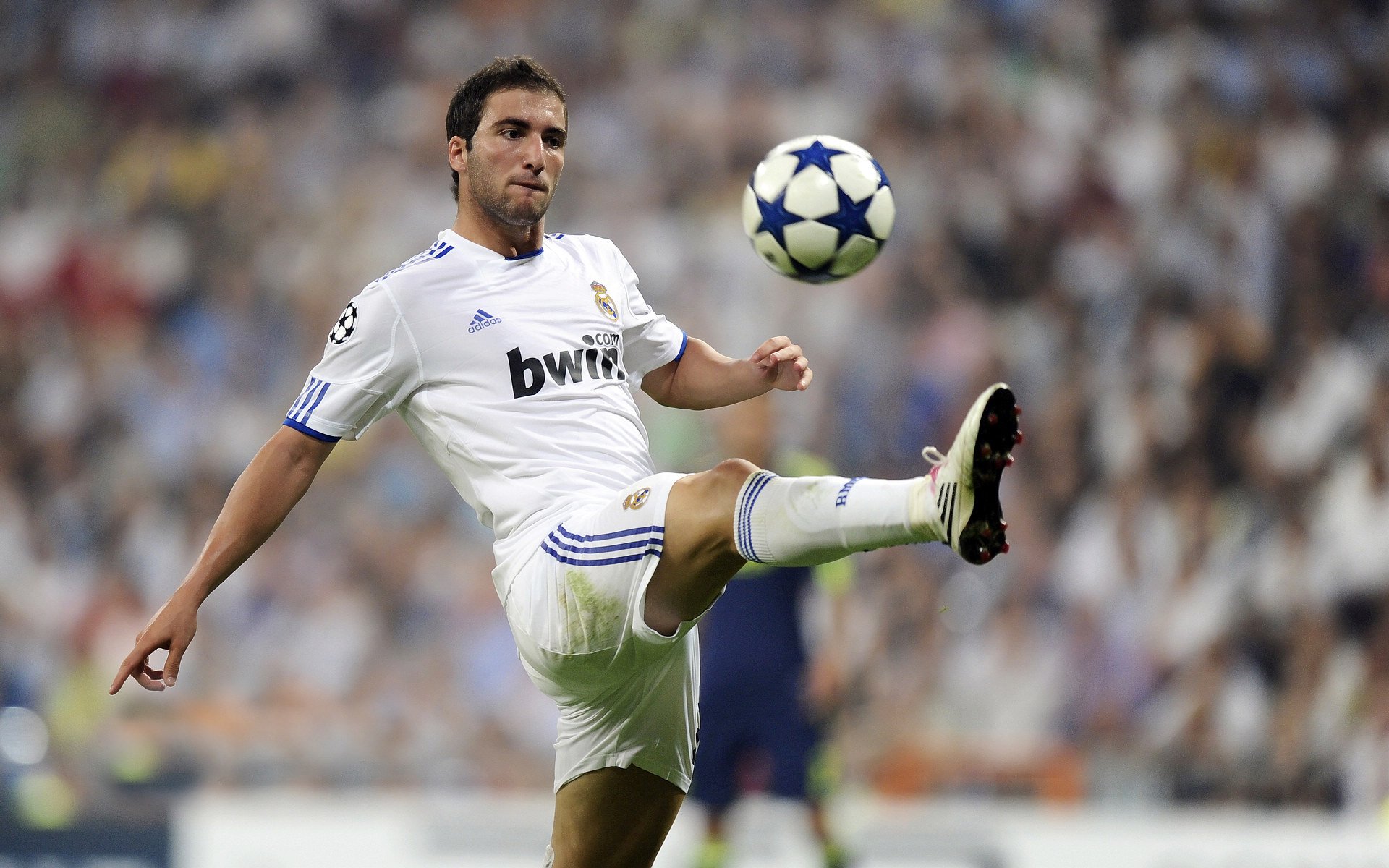 巴萨强势拿下丹麦，穆勒冠军级表现，当德意志精密注入加泰罗尼亚灵魂