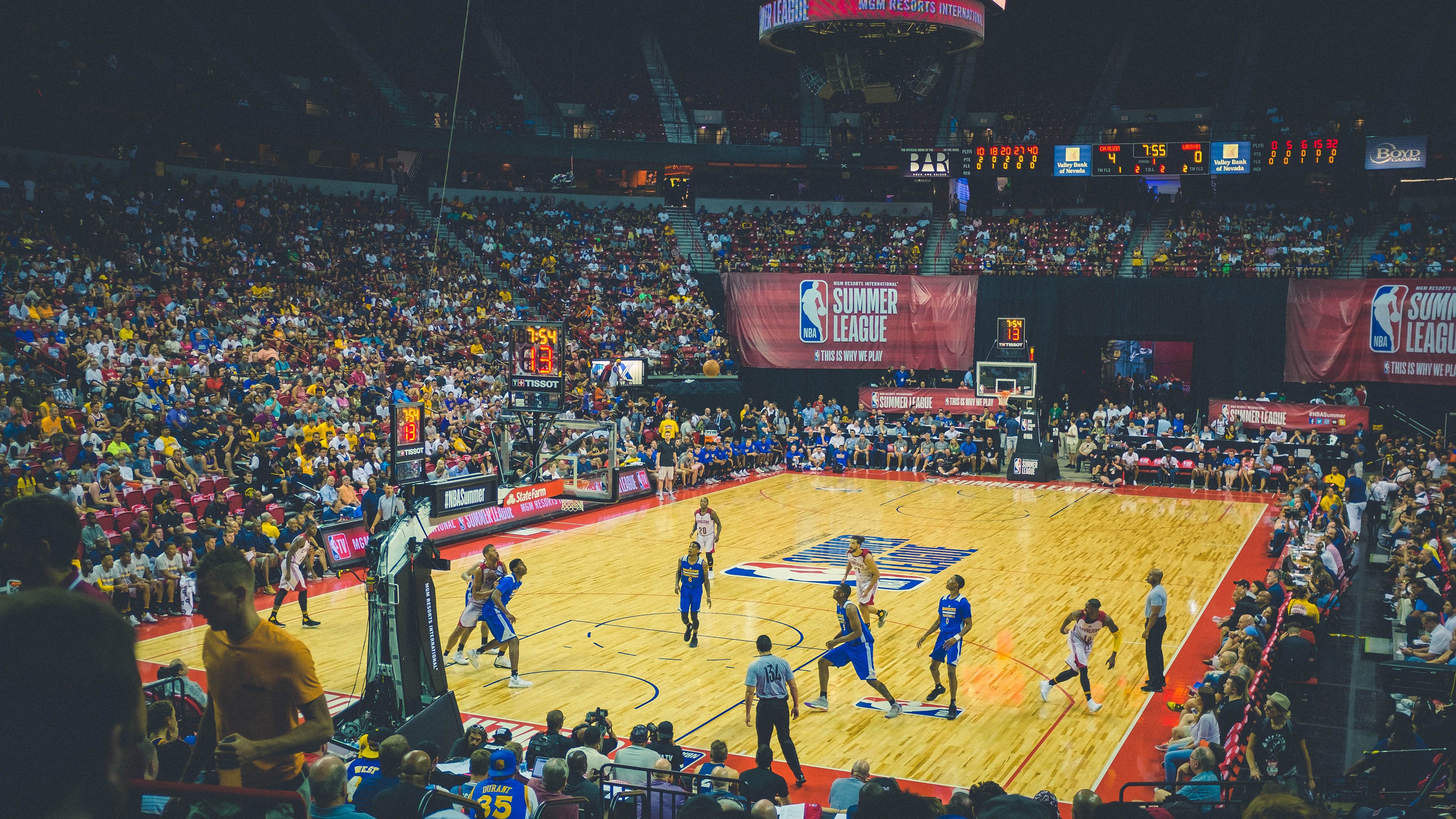 广厦队打穿快船，詹姆斯成为关键先生，当东方铁骑碾过洛城防线